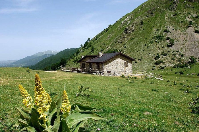 Il Rifugio Fioretti e le Meraviglie della Valle del Chiarino